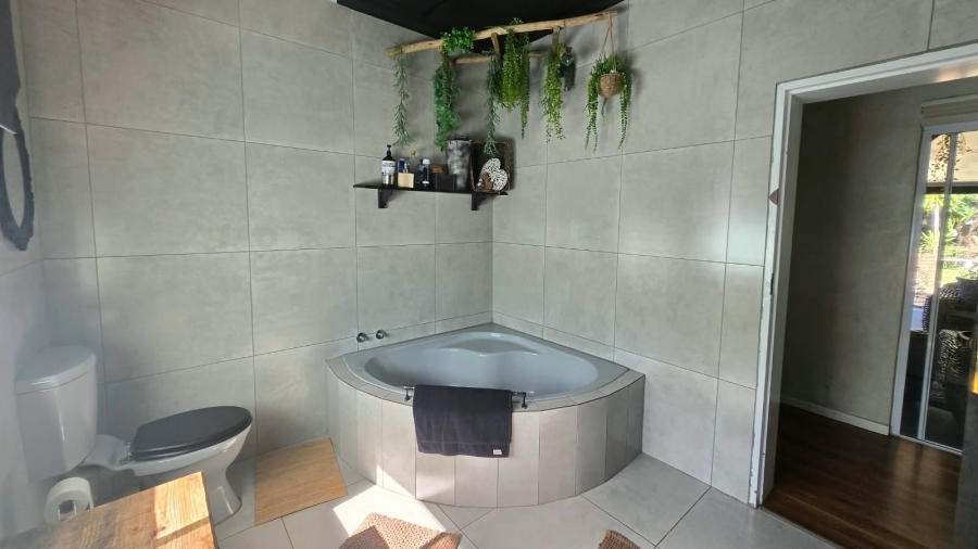 3 Bedroom Property for Sale in Helicon Heights Free State
